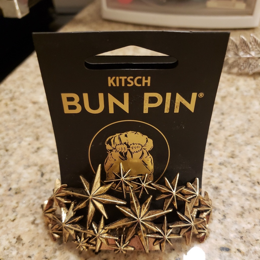 Kitsch gold star hair Bun Pin